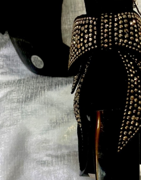 Embellished shoes - Picture 3 of 3